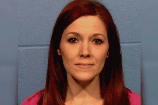 Fue premiada como la "Maestra del año y ahora la acusan de abusar sexualmente de un alumno en el colegio | Internacionales