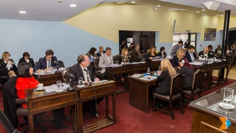 Polémica en la Legislatura de Tierra del Fuego: con 15 diputados, autorizan a tener 224 asesores | Política y economía