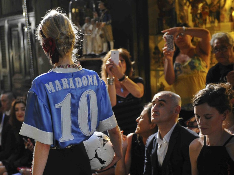 Dolce & Gabbana deberá resarcir a Maradona por el uso abusivo de su nombre en prendas de vestir | Deportes
