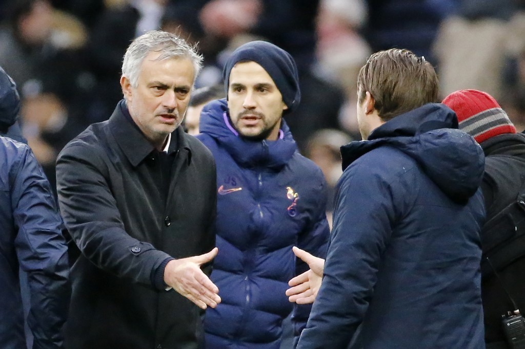 José Mourinho, quebrado y al borde del llanto en el partido del Tottenham por la muerte de su perra | Deportes