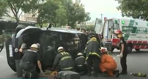 Volcó en la avenida 9 de Julio y resultó con graves heridas | Actualidad