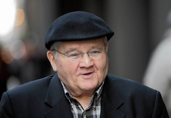 Un cura jesuita cercano a la Madre Teresa abusó de un nene "más de mil veces" | Internacionales