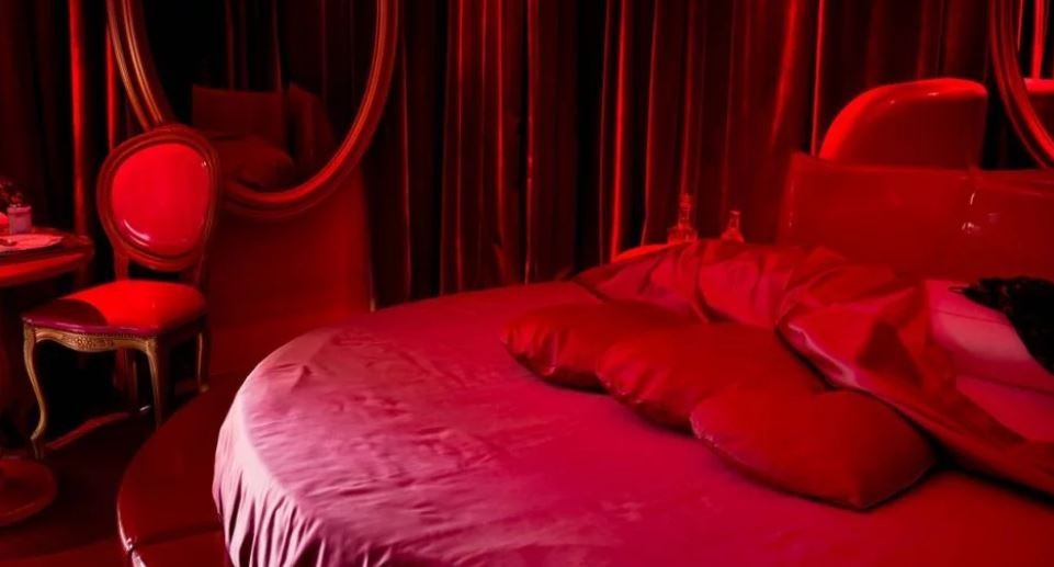 Un hombre apuñaló a otro cuando lo vio entrar a un hotel con su ex pareja | Actualidad