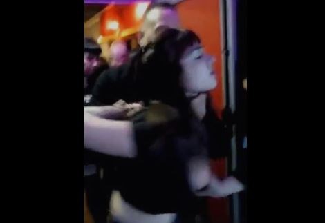 VIDEO: Un patovica ahorcó a una joven a la salida de un boliche de Ushuaia | Actualidad