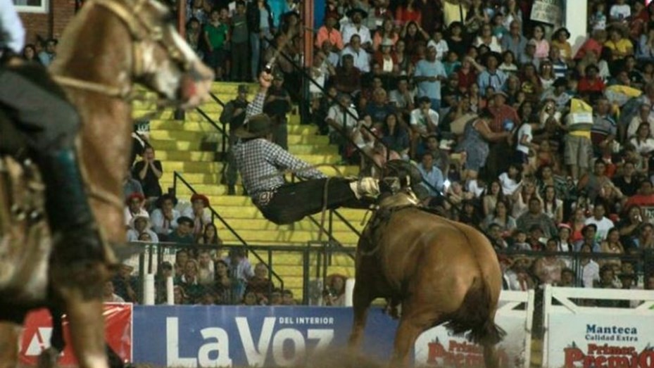 Continúa grave el jinete herido en Jesús María | Córdoba