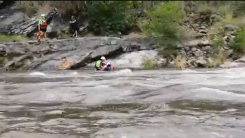 VIDEO: Así rescataron a una pareja de la creciente del río Cosquín | Córdoba