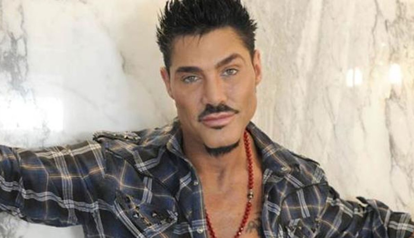 Ricardo Fort se convirtió en el "santo" de los estudiantes de medicina: le hacen altares y le piden que los ayude a aprobar | Espectáculos