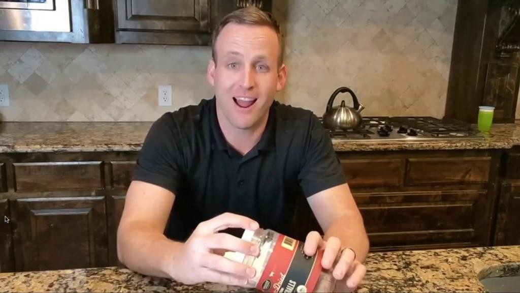 Comió durante un mes la comida de perros que vende para demostrar lo buena que es | Curiosidades