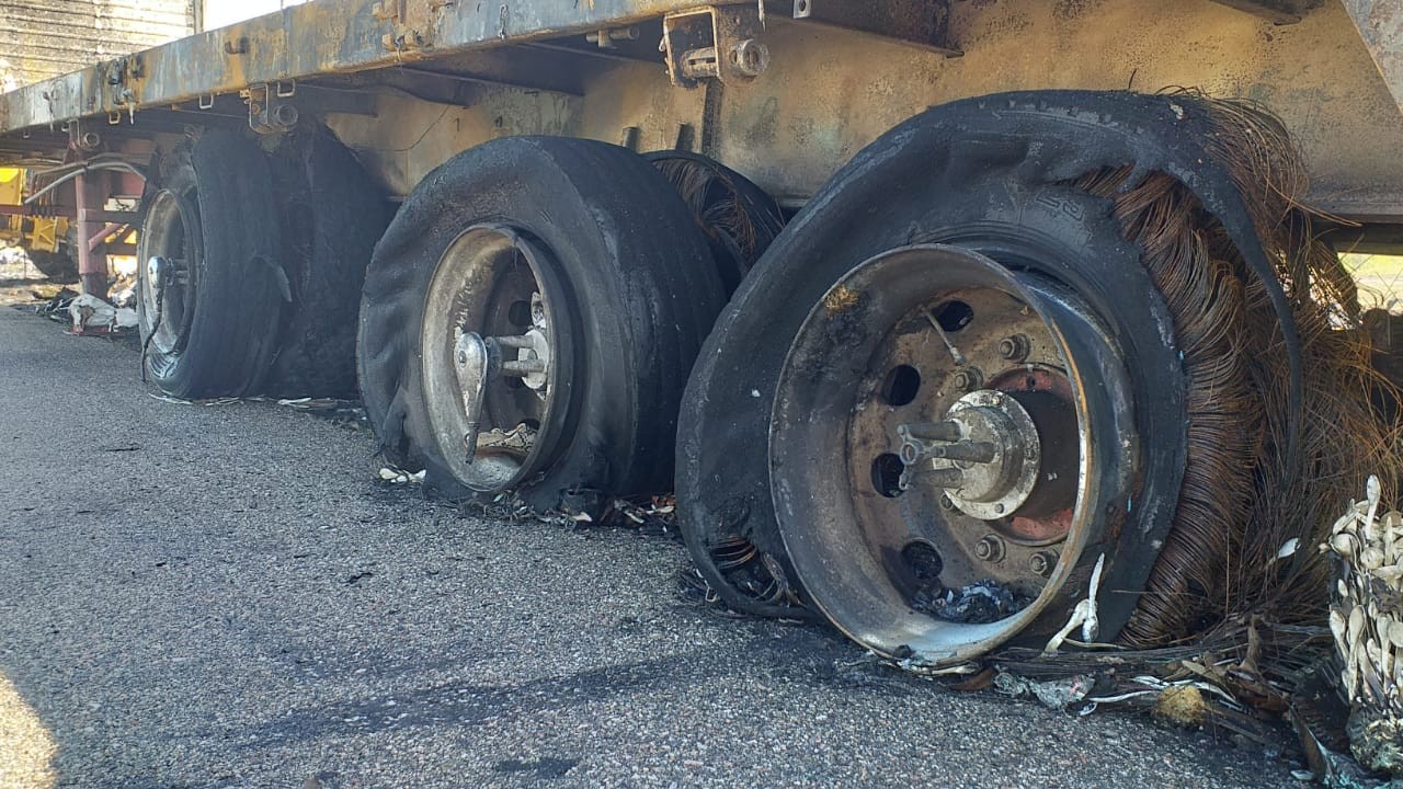 FOTOS: se incendió un camión  en la autopista Córdoba-Rosario, perdidas totales | Córdoba