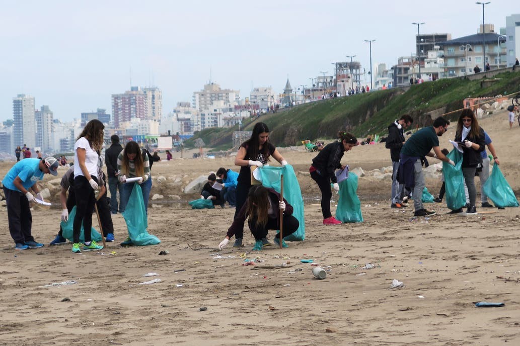 Convocan a una jornada de limpieza de playas para el día de los enamorados | Actualidad