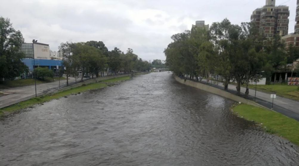 Dos jóvenes fueron rescatados del cauce del Suquía | Córdoba