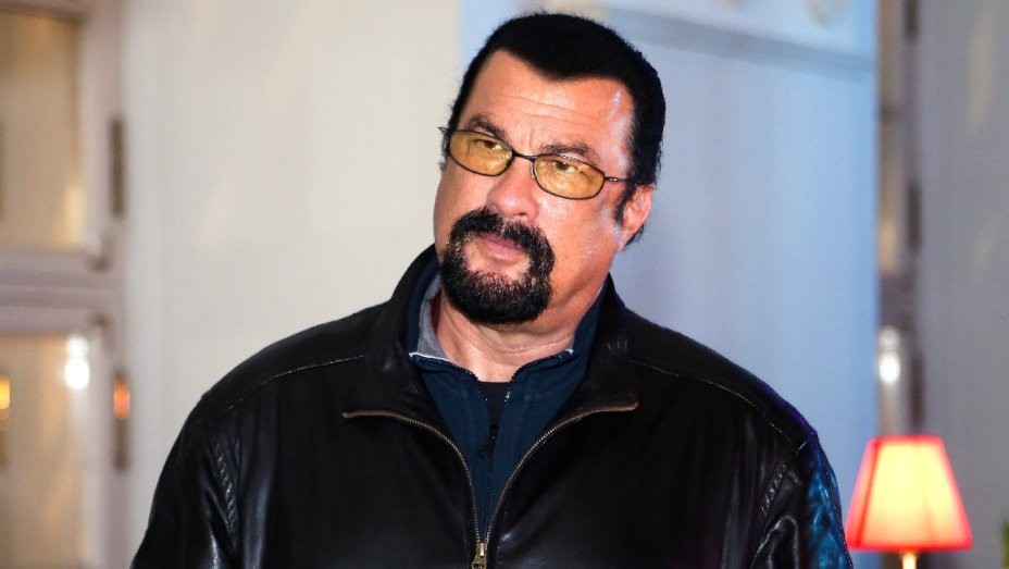Steven Seagal deberá pagar una multa de 314.000 dólares por promocionar bitcoins | Espectáculos