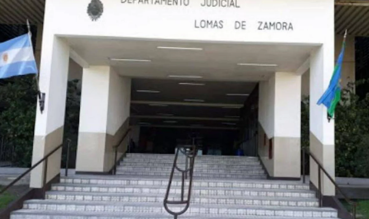 Un hombre violó a sus tres hijos y dejó que fueran abusados por 10 amigos | Actualidad