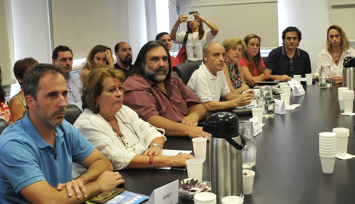 La mayoría de los gremios aceptó la oferta de Kicillof y arrancan las clases en Provincia | Actualidad