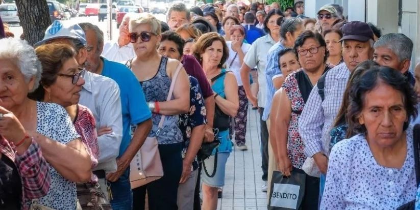 La Justicia rechazó el amparo colectivo contra el aumento por decreto de las jubilaciones | Política y economía