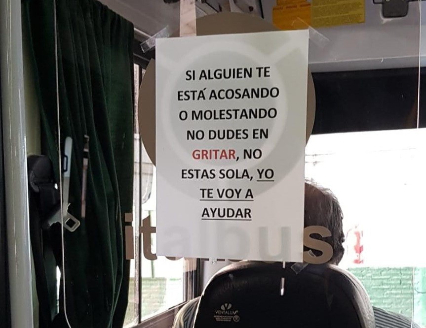 "No estás sola, yo te voy a ayudar" la campaña contra el acoso de una línea de colectivo | Actualidad