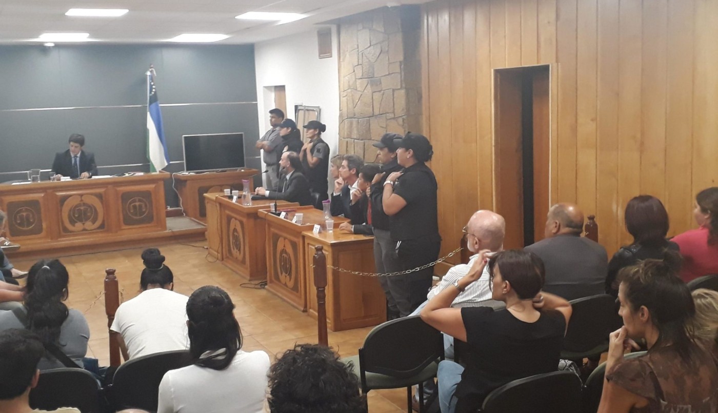 En el primer juicio por jurados en Río Negro, declararon "no culpable" a acusada de asesinar a su pareja | Actualidad