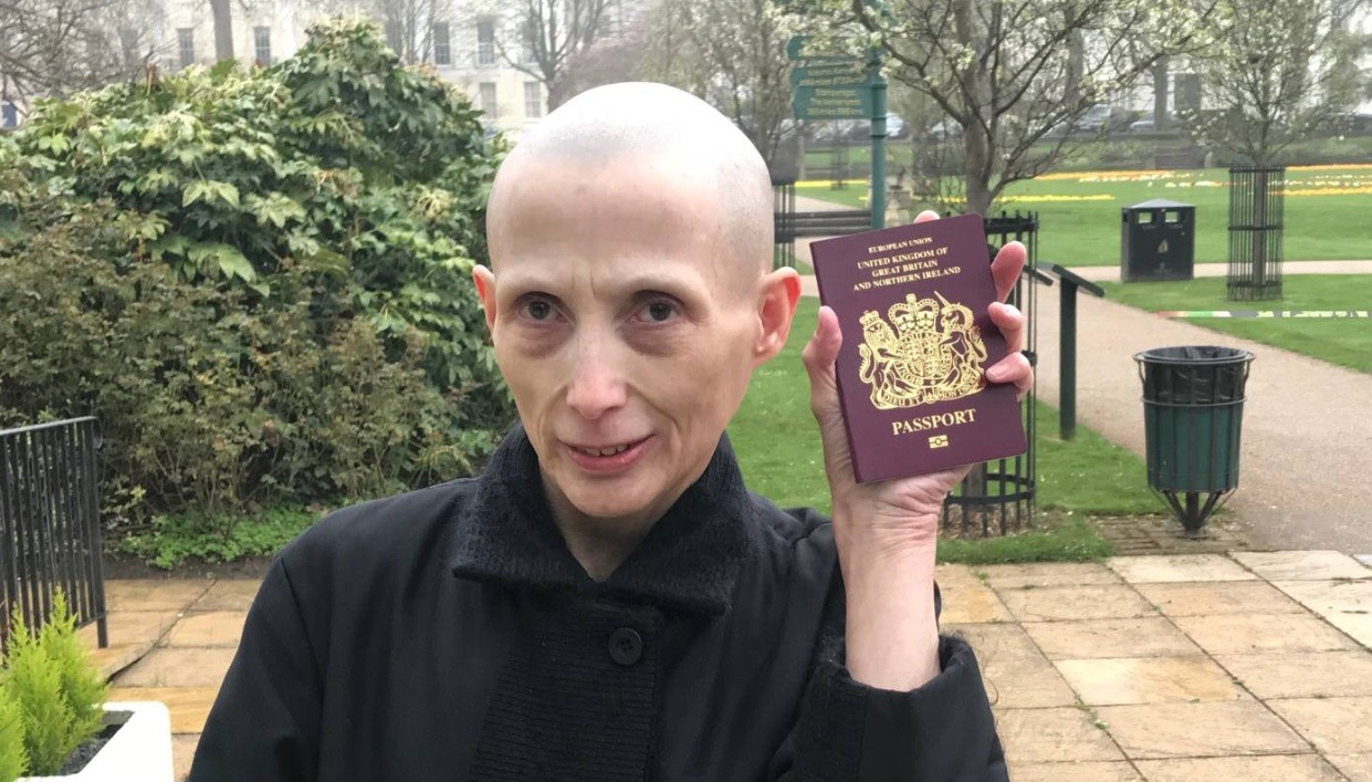 Un pasaporte debe ser de hombre o de mujer, según la justicia británica | Internacionales