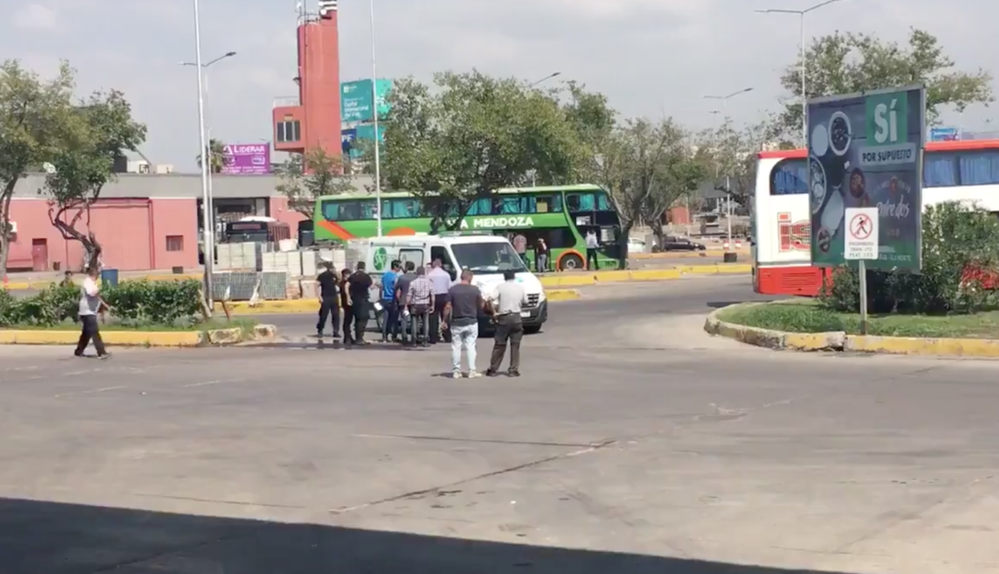 Pánico en un micro: tenía fiebre, hicieron un chiste sobre el coronavirus y una pasajera llamó al 911 | Actualidad