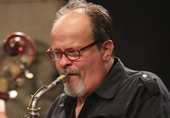 Murió un saxofonista argentino por coronavirus en España | Actualidad