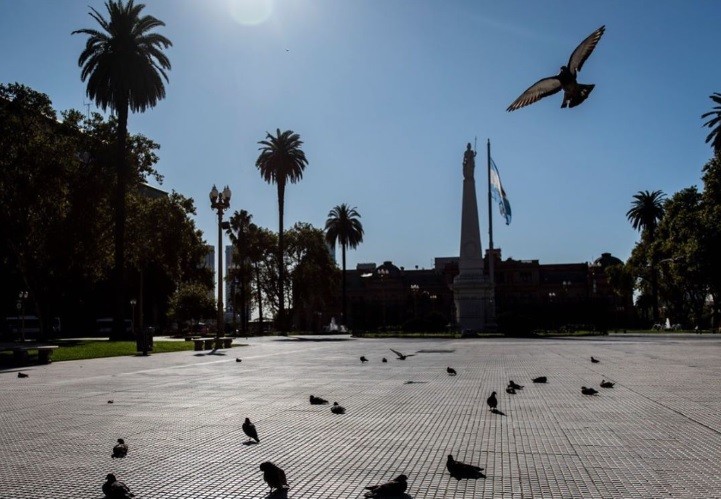 La foto del aislamiento que compartió el Presidente: "Si cumplimos las disposiciones, esto pasará pronto" | Política y economía