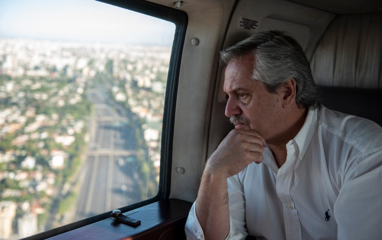 El Presidente sobrevoló en helicóptero AMBA para verificar la cuarentena obligatoria | Política y economía