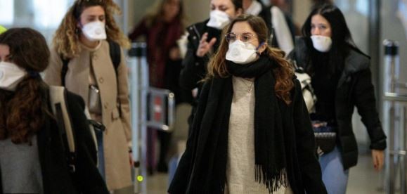 Coronavirus: cuánto contagia y cuál es la distancia recomendable para evitarlo | Actualidad