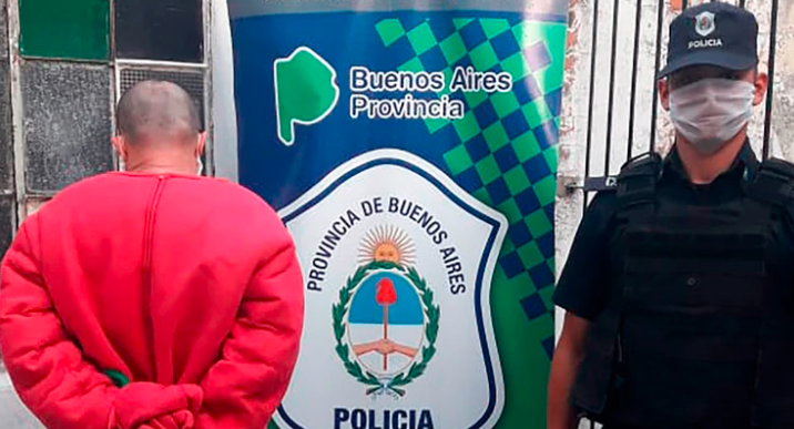 Detuvieron a un hombre que se disfrazó de Barney para violar la cuarentena | Actualidad