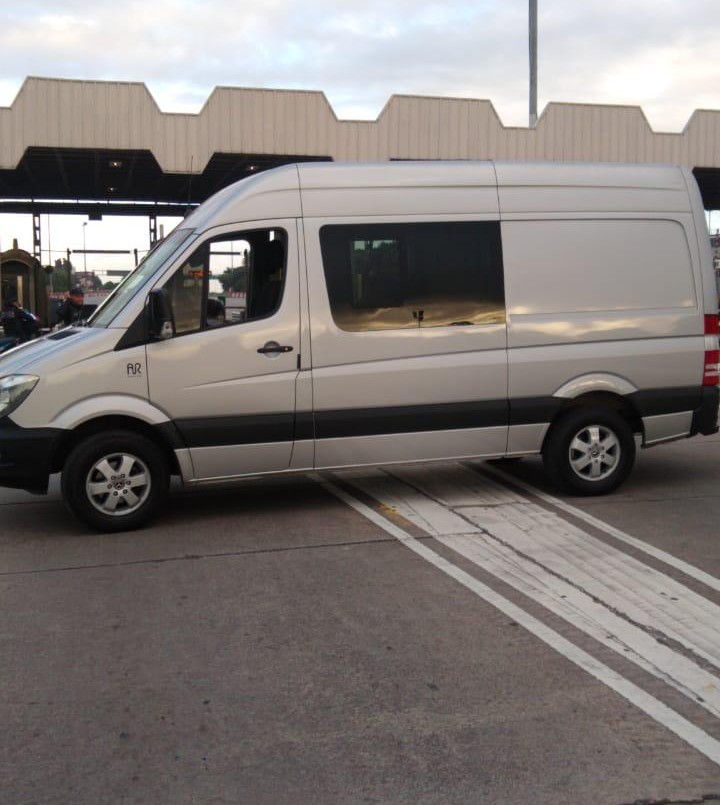 Detuvieron a tres mujeres en una camioneta sin justificativo para circular: una iba debajo de una manta | Actualidad