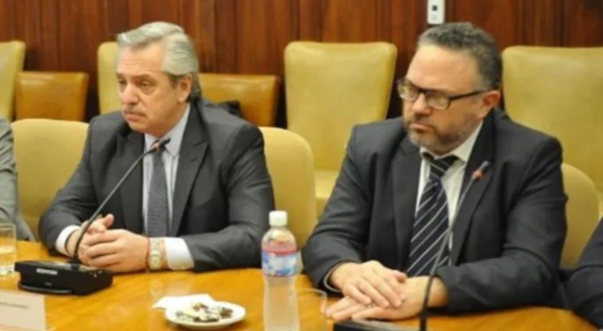 El Gobierno analiza pagar parte del sueldo de trabajadores privados desde mayo | Política y economía