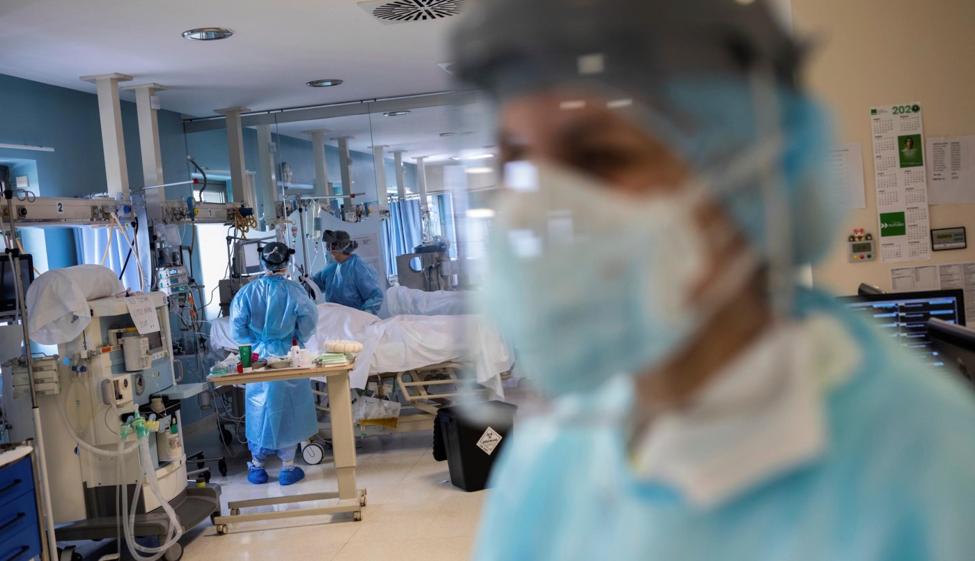 Cifras oficiales: 14% de los infectados por coronavirus es personal de salud | Actualidad