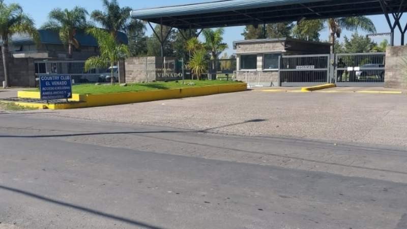 Empleados obligados a trabajar bajo amenaza de despido: allanaron un country | Actualidad