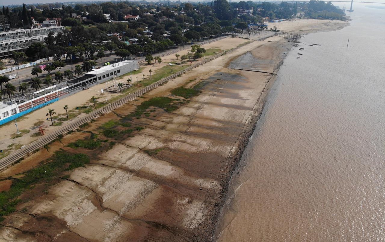 FOTOS: la impactante bajante del Paraná, se complica la navegación y hay perdidas millonarias | Actualidad