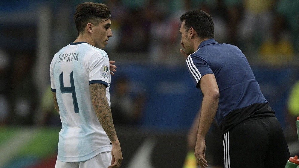 El futbolista Renzo Saravia fue a visitar a su padre y debieron aislar a 22 personas | Actualidad