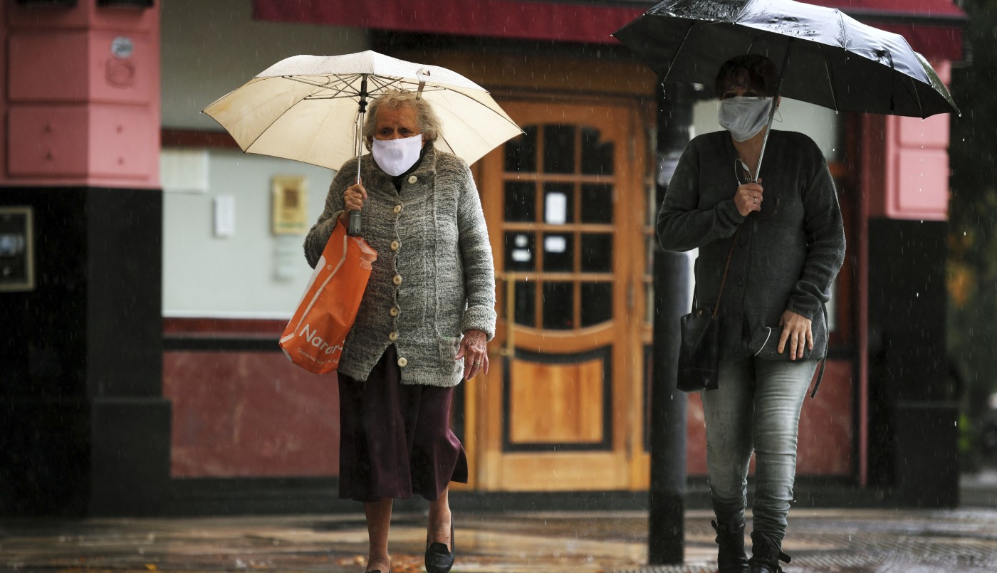 Para los especialistas, el "contagio controlado" es un "absurdo epidemiológico" | Actualidad