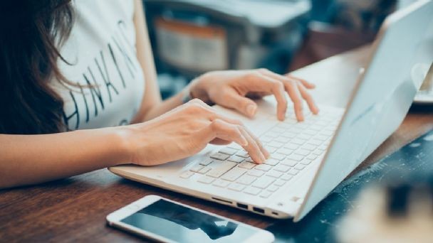 Denuncian a un docente catamarqueño por acoso en clases virtuales | Actualidad