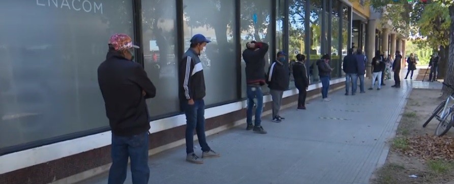 Ingreso Familiar de Emergencia: sigue el pago del bono de $10 mil a los que eligieron cobrar en el Correo | Actualidad