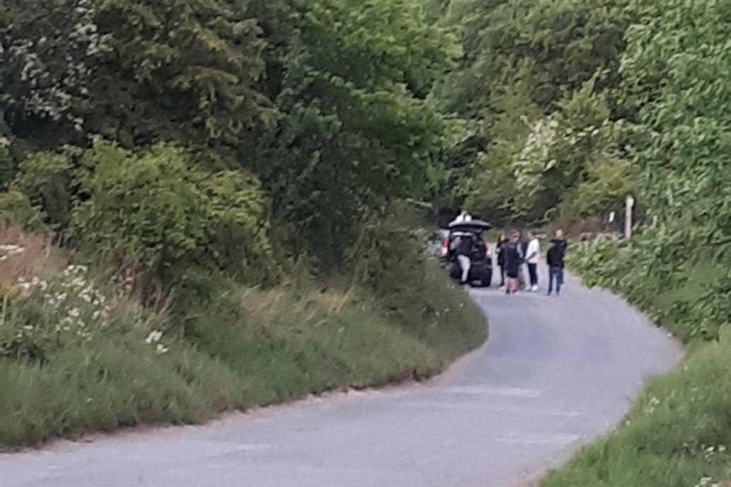 "Sorprende encontrar a tanta gente que le importe tan poco todo": indignación por fiesta rave | Internacionales