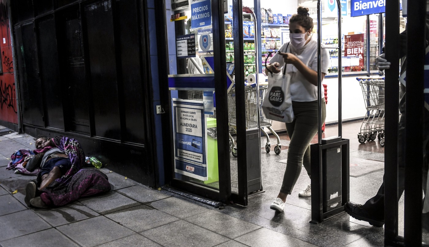 El Gobierno prorrogó por 60 días la prohibición para que las empresas despidan trabajadores | Actualidad