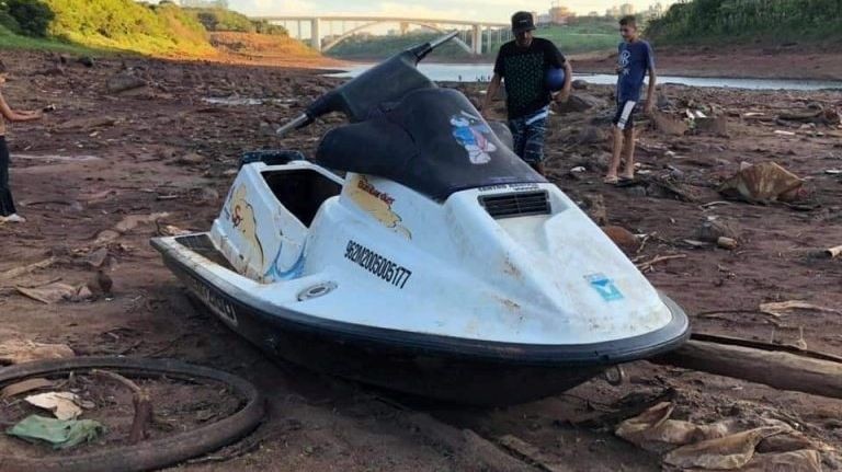 Video: por la bajante histórica, anduvieron en moto en el lecho del río Paraná | Curiosidades