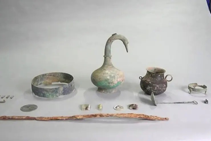 China, desentierran un recipiente en forma de cisne con un líquido misterioso de 2.000 años de antigüedad | Curiosidades