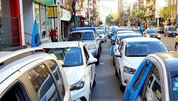 Masiva caravana de docentes y Luz Fuerza contra la reforma jubilatoria provincial | Córdoba