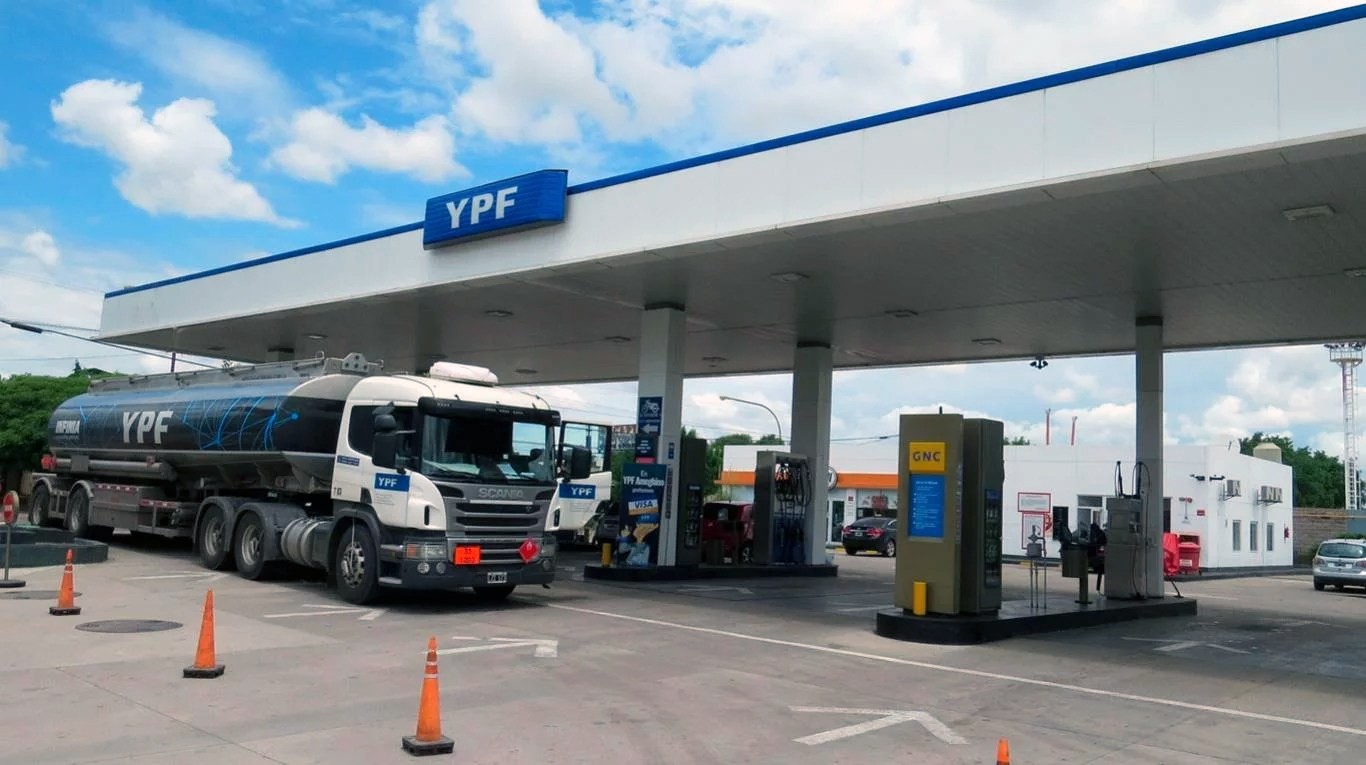 YPF desmintió que vaya a suspender empleados | Economía