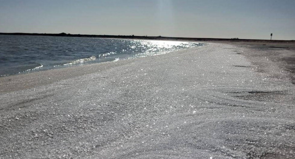La "nieve salada" cubrió las costas del Lago Epecúen | Curiosidades