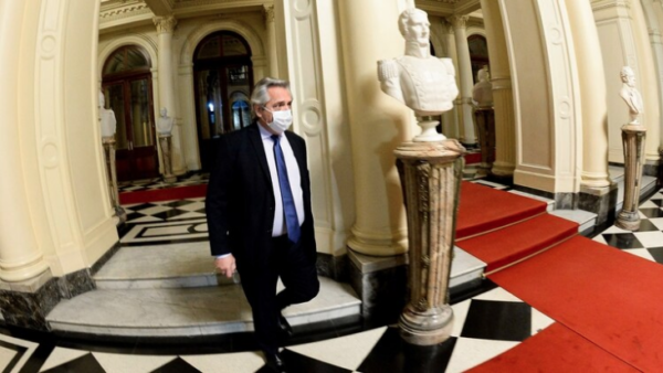 Con una agenda cargada de reuniones, Alberto Fernández llegó manejando a Casa Rosada | Política y economía