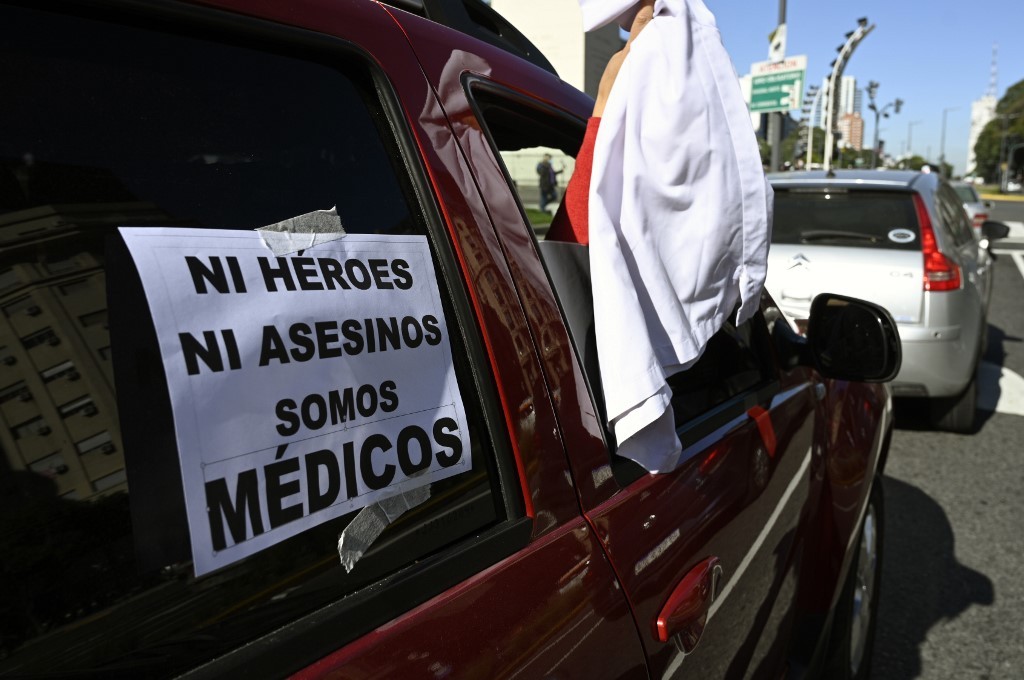 "Nadie va a querer atender pacientes": médicos en alerta tras imputaciones por contagios | Actualidad