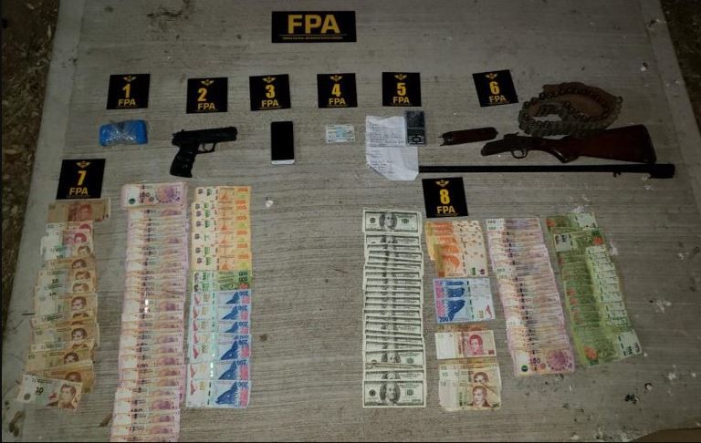 Detienen en Arroyito a una pareja con casi 500 dosis de cocaína y armas | Córdoba