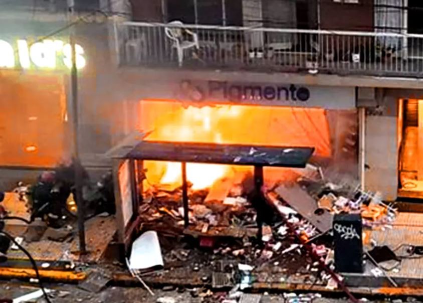 Se produjeron dos nuevas explosiones en la perfumería de Villa Crespo | Actualidad