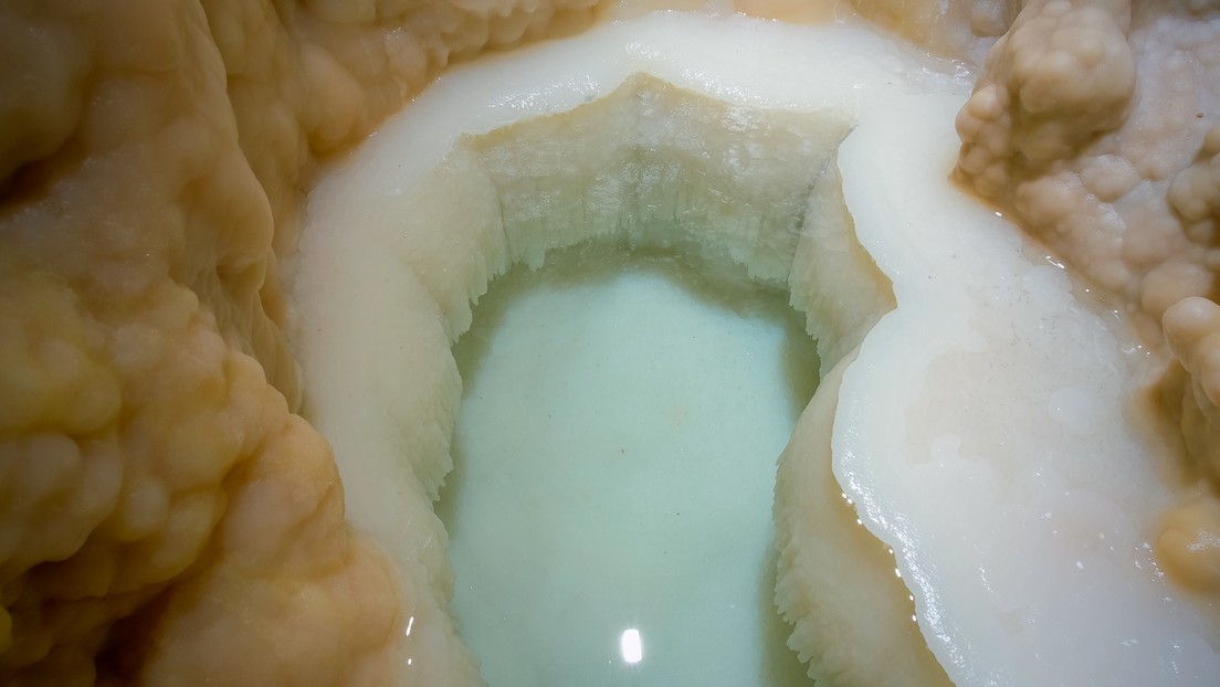 Hallaron un pequeño lago en una cueva a 200 metros de profundidad | Curiosidades