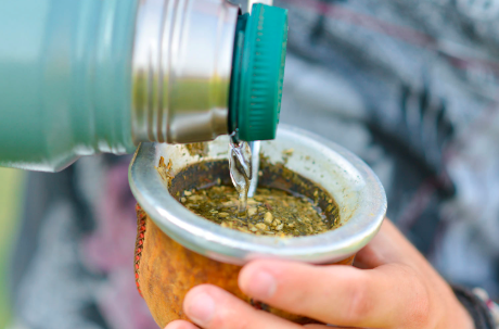 La ronda de mate que generó un brote de coronavirus en una ciudad de Entre Ríos | Actualidad